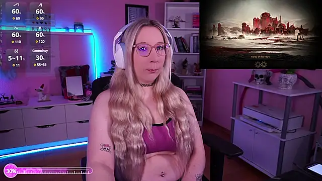 Snapshot of JustKerry chatting on December 2024 08:38:02 AM JustKerry online show from December 2024 08:38:02 AM