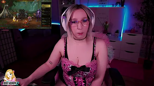 Snapshot of JustKerry chatting on January 2025 01:58:01 PM JustKerry online show from January 2025 01:58:01 PM