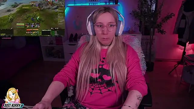 Snapshot of JustKerry chatting on January 2025 01:09:01 PM JustKerry online show from January 2025 01:09:01 PM