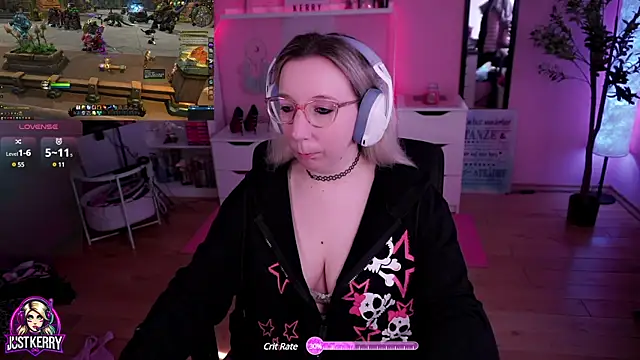 Snapshot of JustKerry chatting on March 2025 08:57:01 AM JustKerry online show from March 2025 08:57:01 AM