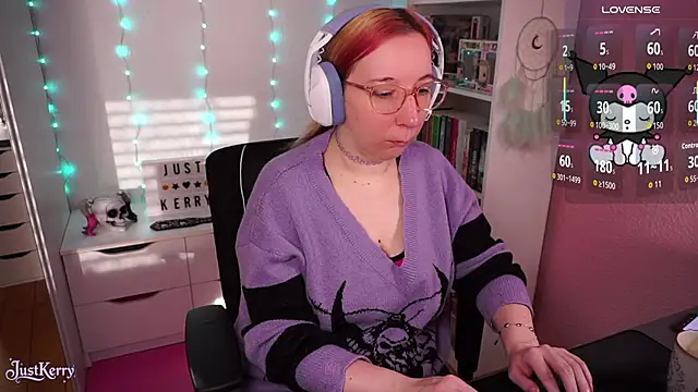 Snapshot of JustKerry chatting on November 2025 08:37:02 AM JustKerry online show from November 2025 08:37:02 AM