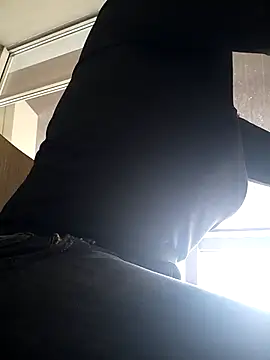 Snapshot of ROXOLANAA_SEXY chatting on March 2025 09:38:02 AM ROXOLANAA SEXY online show from March 2025 09:38:02 AM