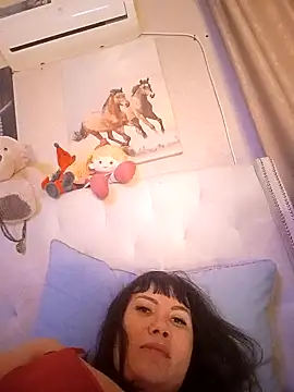 Snapshot of ROXOLANAA_SEXY chatting on March 2025 05:06:01 PM ROXOLANAA SEXY online show from March 2025 05:06:01 PM