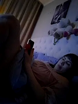 Snapshot of ROXOLANAA_SEXY chatting on March 2025 12:47:02 AM ROXOLANAA SEXY online show from March 2025 12:47:02 AM