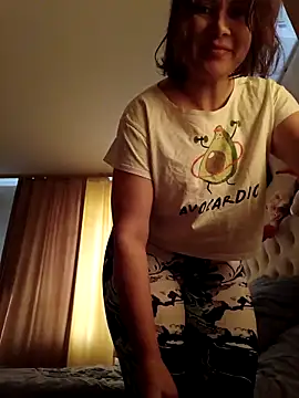 Snapshot of ROXOLANAA_SEXY chatting on October 2025 08:34:02 AM ROXOLANAA SEXY online show from October 2025 08:34:02 AM