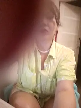 Snapshot of ROXOLANAA_SEXY chatting on October 2025 05:24:02 PM ROXOLANAA SEXY online show from October 2025 05:24:02 PM