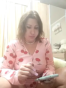 Snapshot of ROXOLANAA_SEXY chatting on October 2025 07:05:02 PM ROXOLANAA SEXY online show from October 2025 07:05:02 PM