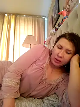 Snapshot of ROXOLANAA_SEXY chatting on April 2026 08:39:01 AM ROXOLANAA SEXY online show from April 2026 08:39:01 AM