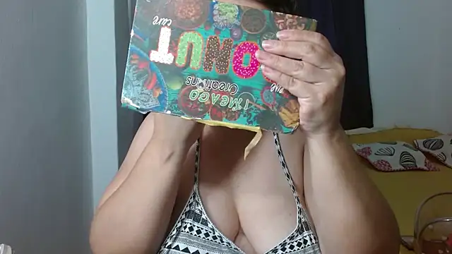 Victoriaevans1 online show from February 2025 04:22:02 PM