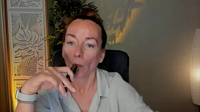 RebeccaMartinez online show from June 2026 10:43:02 AM