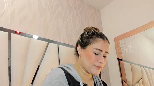 kimberly7  online show from October 2025 11:44:02 AM