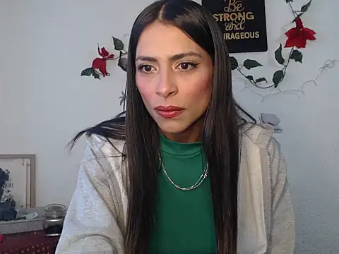 Liamiler01  online show from December 2024 12:39:02 PM