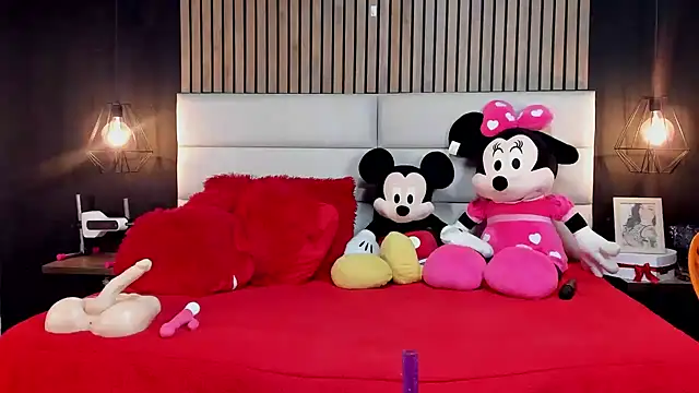 NiicolleMiller online show from September 2025 11:04:02 AM