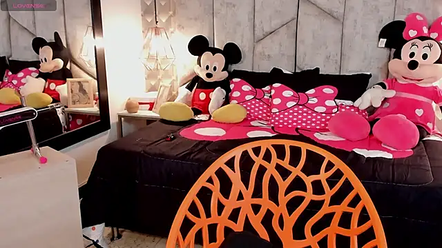 NiicolleMiller online show from October 2025 12:36:02 PM