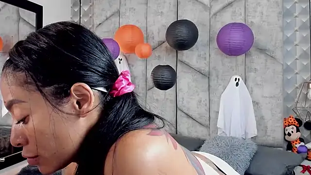 NiicolleMiller online show from October 2025 11:23:02 AM