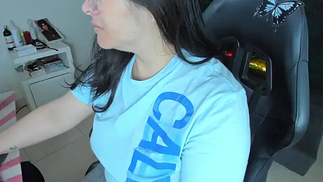 BellaFlaming online show from January 2025 10:32:01 AM