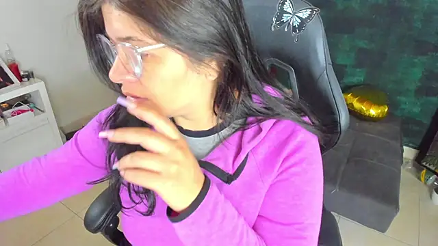 BellaFlaming online show from January 2025 10:50:02 AM