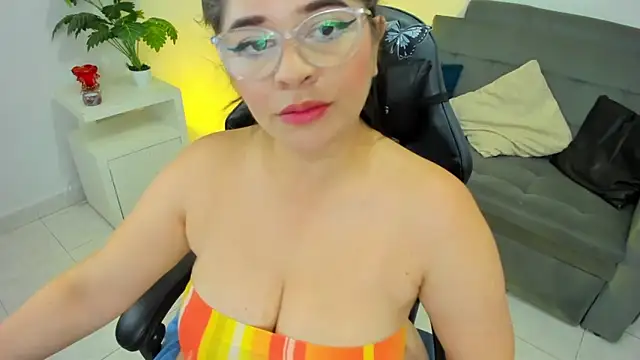 BellaFlaming online show from February 2025 02:31:02 PM