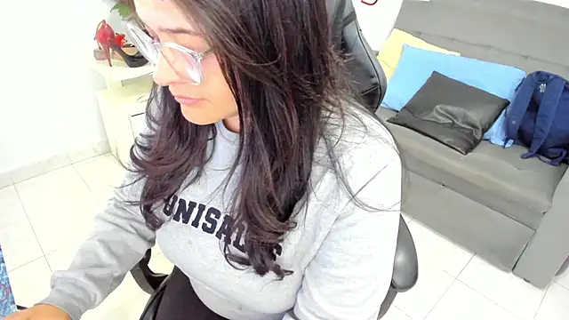 BellaFlaming online show from February 2025 02:59:02 PM