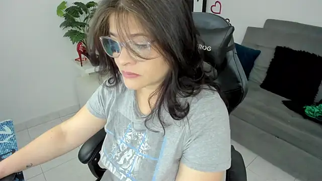 BellaFlaming online show from March 2025 10:17:01 AM