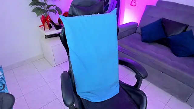 BellaFlaming online show from March 2025 01:45:01 PM