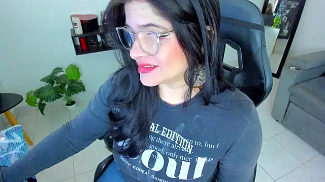 BellaFlaming online show from September 2025 12:05:01 PM