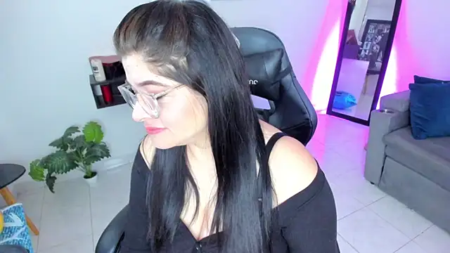 BellaFlaming online show from September 2025 11:11:01 AM