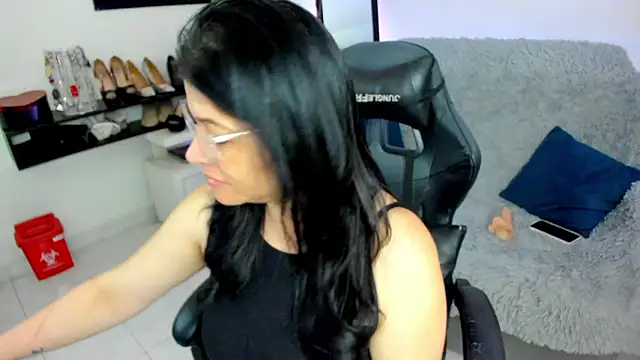 BellaFlaming online show from March 2026 10:44:02 AM