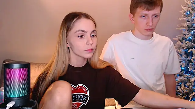 juliaanddima online show from December 2025 10:27:01 PM