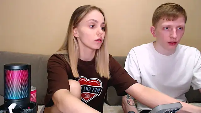 juliaanddima online show from March 2026 10:48:01 PM