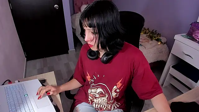 Room312  online show from December 2024 10:09:02 PM