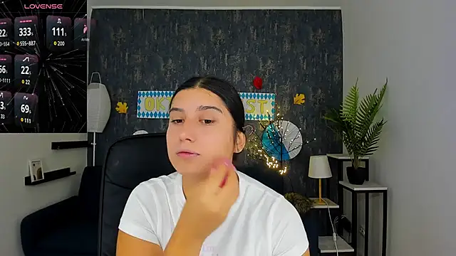 Snapshot of Linda_EX chatting on September 2025 06:18:02 AM Linda EX online show from September 2025 06:18:02 AM