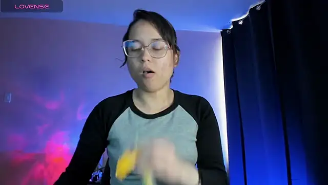 shantalc3rezo online show from November 2025 08:31:01 PM