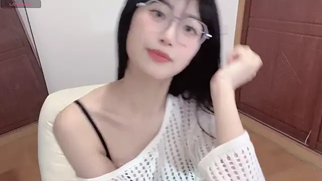 4uoki online show from March 2025 07:35:01 PM