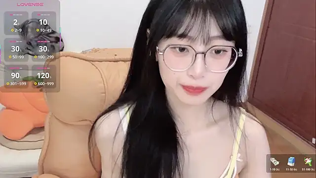 4uoki online show from November 2025 05:37:02 PM