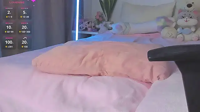 Katie Cooper  online show from March 2026 08:25:02 PM