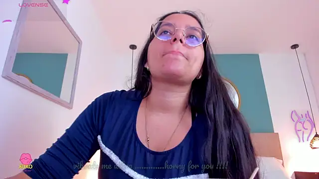lucy blue28 online show from June 2026 01:04:02 PM