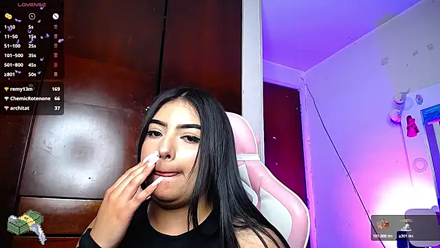 eva six online show from December 2024 10:52:02 PM