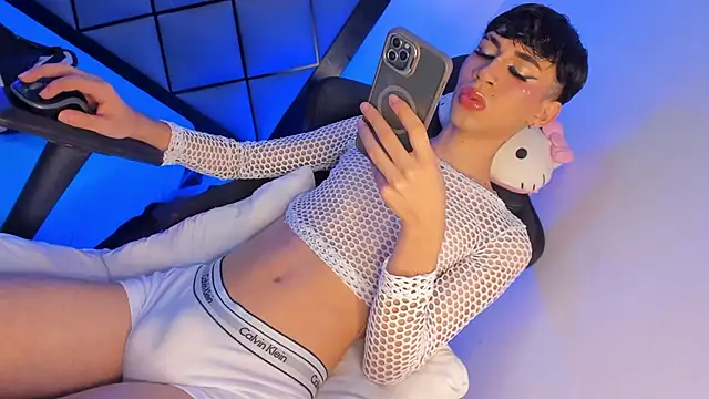 Snapshot of GeorginaCute_ chatting on December 2025 01:07:01 PM GeorginaCute online show from December 2025 01:07:01 PM