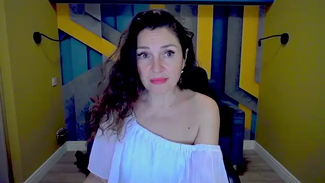 Snapshot of EllaLong chatting on December 2024 04:29:02 PM EllaLong online show from December 2024 04:29:02 PM