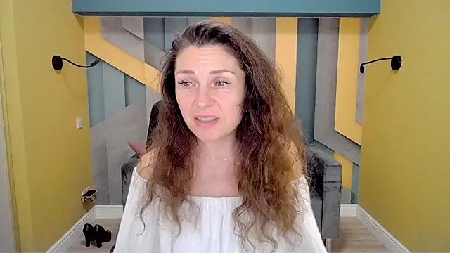 Snapshot of EllaLong chatting on December 2024 04:38:01 PM EllaLong online show from December 2024 04:38:01 PM