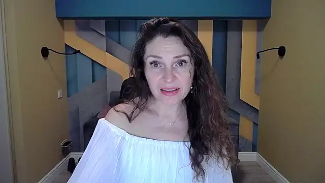 Snapshot of EllaLong chatting on December 2024 12:27:01 PM EllaLong online show from December 2024 12:27:01 PM