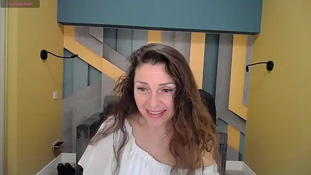 Snapshot of EllaLong chatting on January 2025 12:35:02 PM EllaLong online show from January 2025 12:35:02 PM