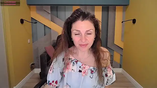 Snapshot of EllaLong chatting on January 2025 03:37:01 PM EllaLong online show from January 2025 03:37:01 PM