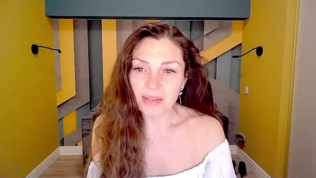 Snapshot of EllaLong chatting on February 2025 12:29:02 PM EllaLong online show from February 2025 12:29:02 PM