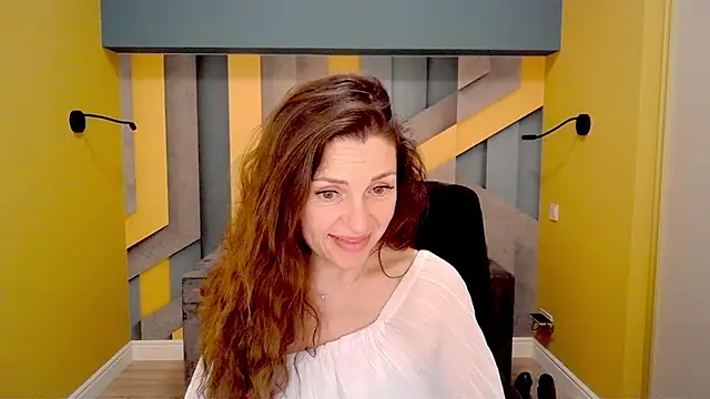 Snapshot of EllaLong chatting on February 2025 03:47:01 PM EllaLong online show from February 2025 03:47:01 PM