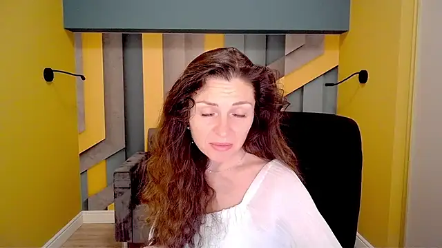 Snapshot of EllaLong chatting on February 2025 12:27:02 PM EllaLong online show from February 2025 12:27:02 PM