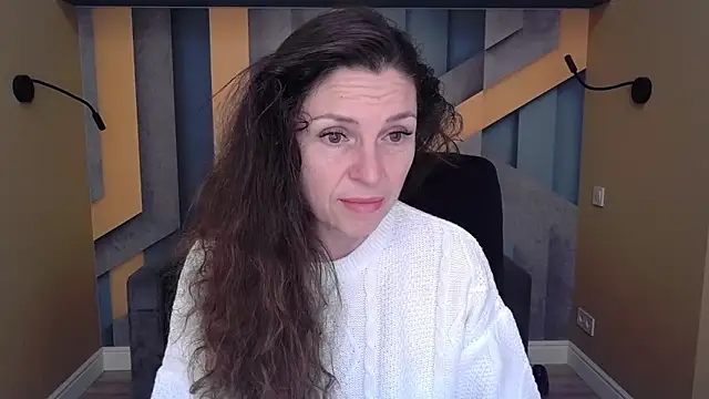 Snapshot of EllaLong chatting on October 2025 11:33:01 AM EllaLong online show from October 2025 11:33:01 AM