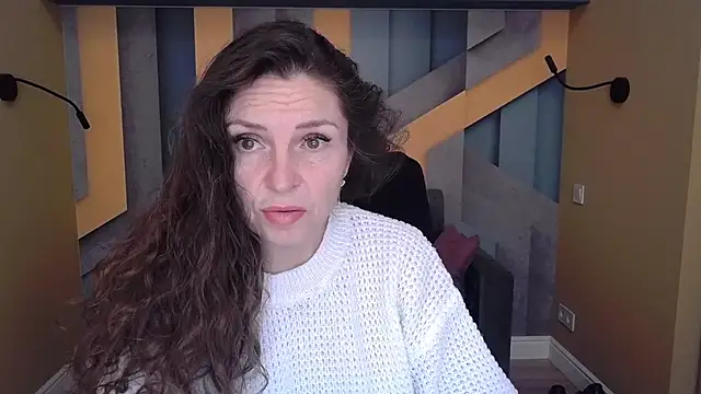 Snapshot of EllaLong chatting on October 2025 11:33:02 AM EllaLong online show from October 2025 11:33:02 AM