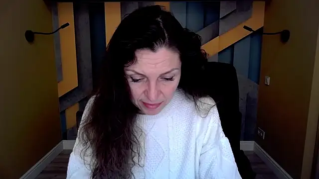 EllaLong online show from January 2026 12:32:01 PM